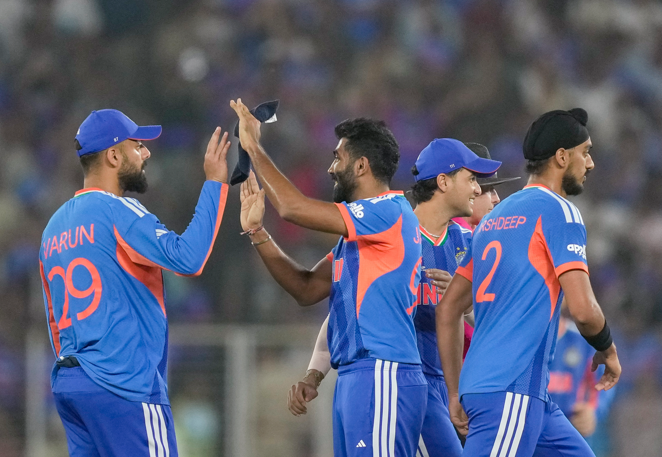 Bumrah's Bowling Restricts South Africa, India Secures Super Eight Win.webp