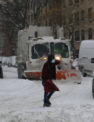 Winter Storm Grips US Northeast, Causes Travel Chaos.webp