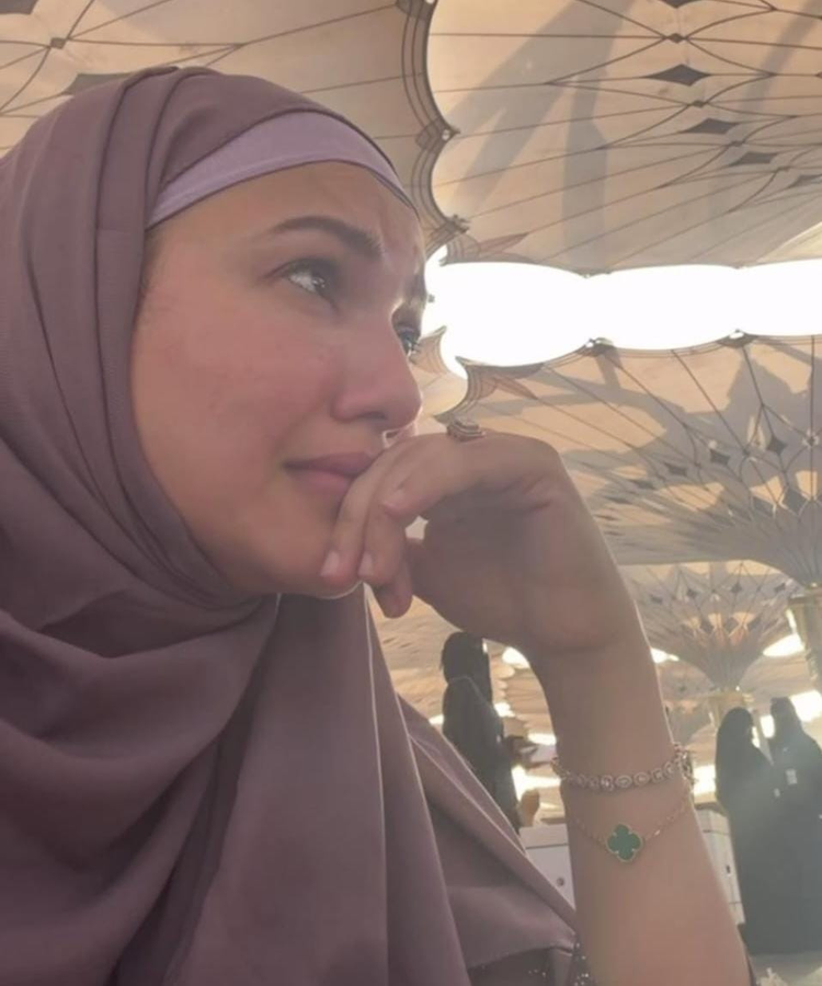 Gauahar Khan Experiences Spiritual Moment in Medina During Ramadan