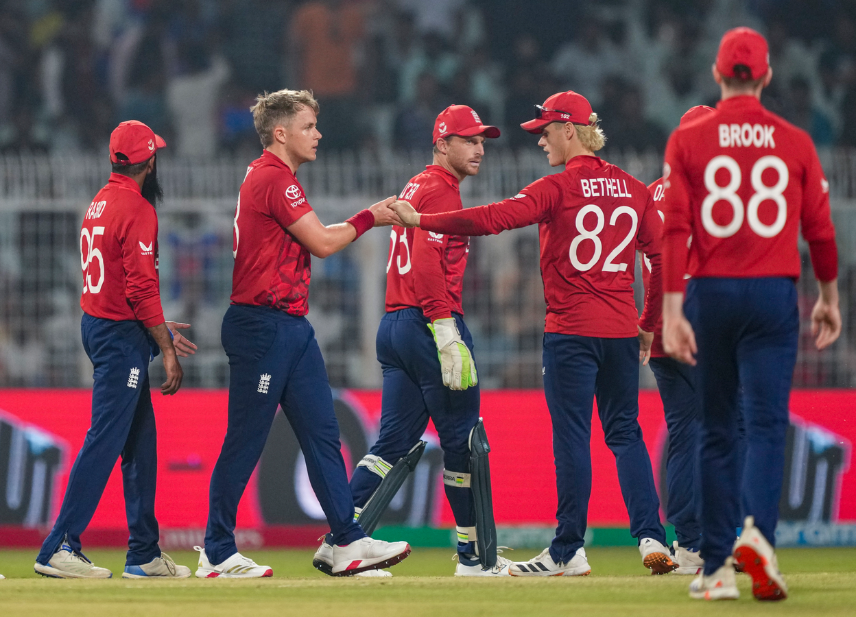England and Pakistan Eye Crucial Super Eights Points.webp