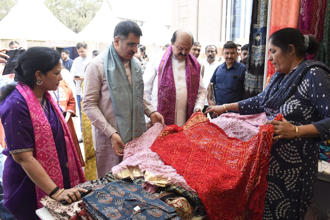 Traditional Crafts by Gujarat Women Highlighted in Assembly Exhibition.webp