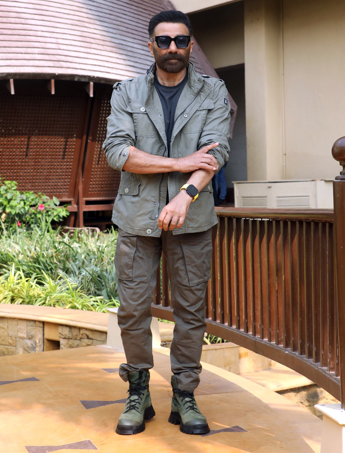 Sunny Deol and Vijay Varma Team Up in New Action Thriller.webp