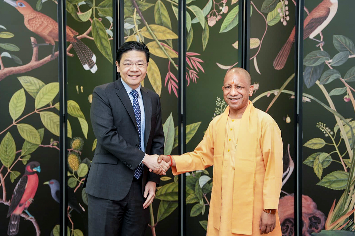Singapore PM Wong Discusses Investment, Infrastructure with UP CM Adityanath.webp
