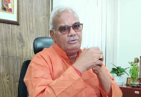 Minister Accuses Congress of Corruption in School Expansion.webp