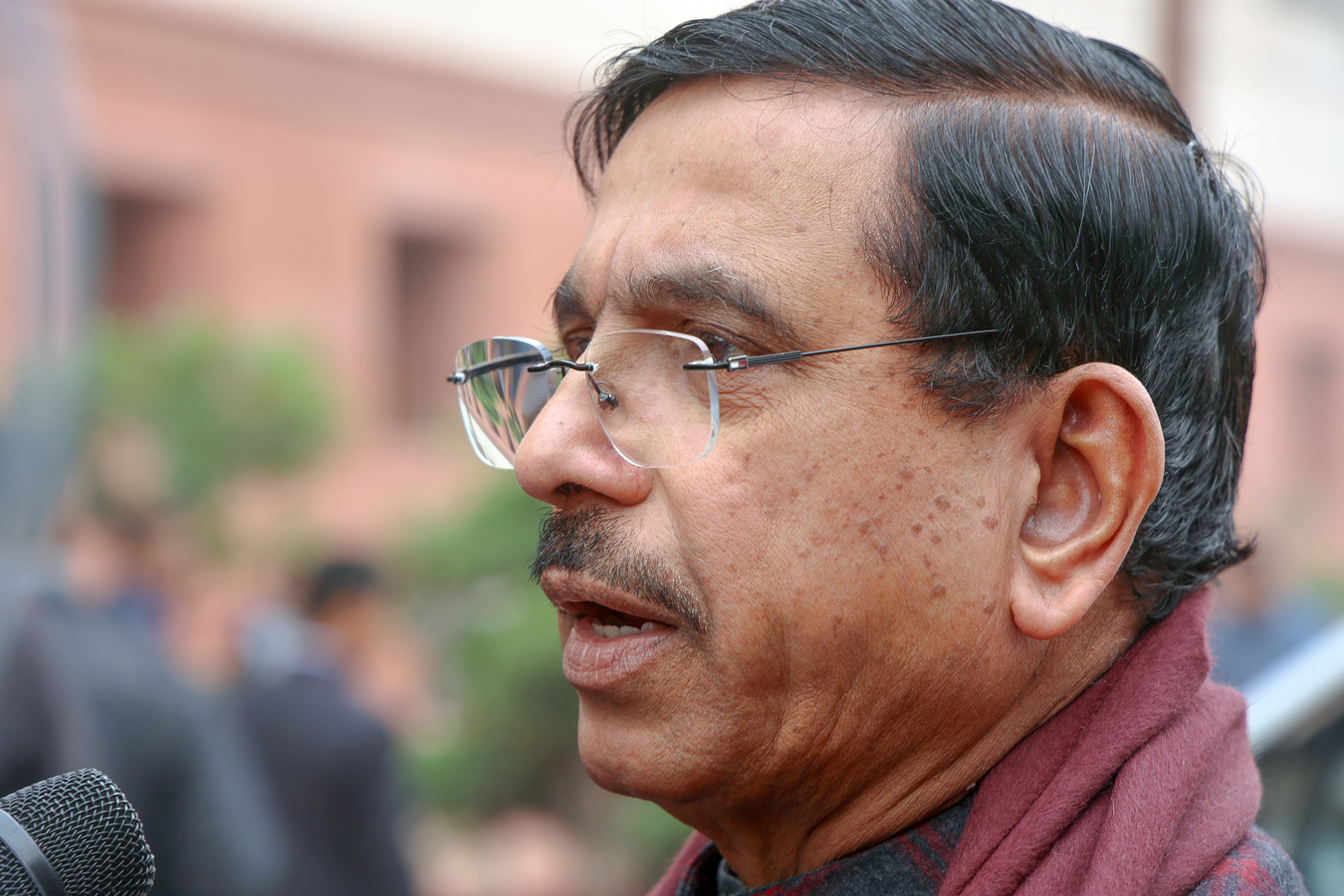 Karnataka Power Struggle Disrupts Governance, Says Joshi.webp