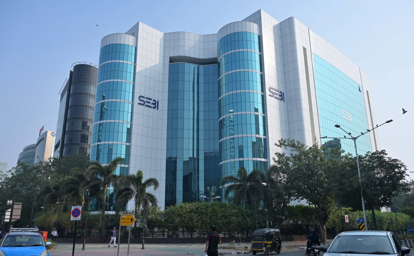 Sebi Orders Settlement in Related-Party Transaction Case Involving Kalyani Steels.webp