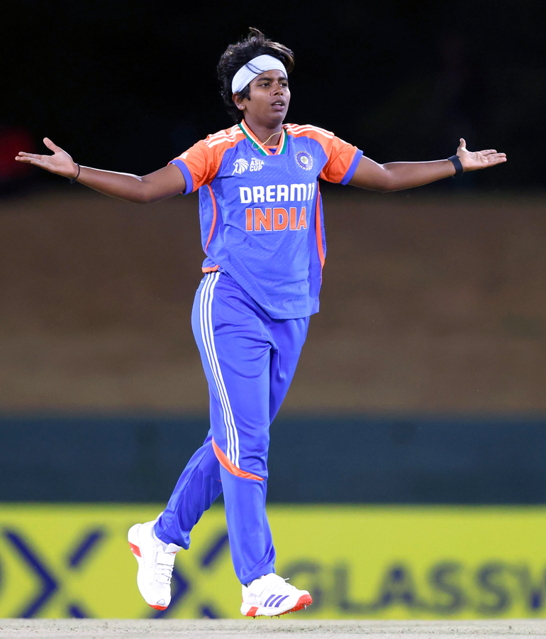 Arundhati Reddy and Charani Rise in Women’s T20I Rankings.webp