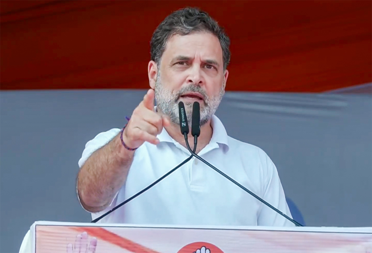 Farmers Protest Trade Deal: Gandhi Calls for Cancellation.webp