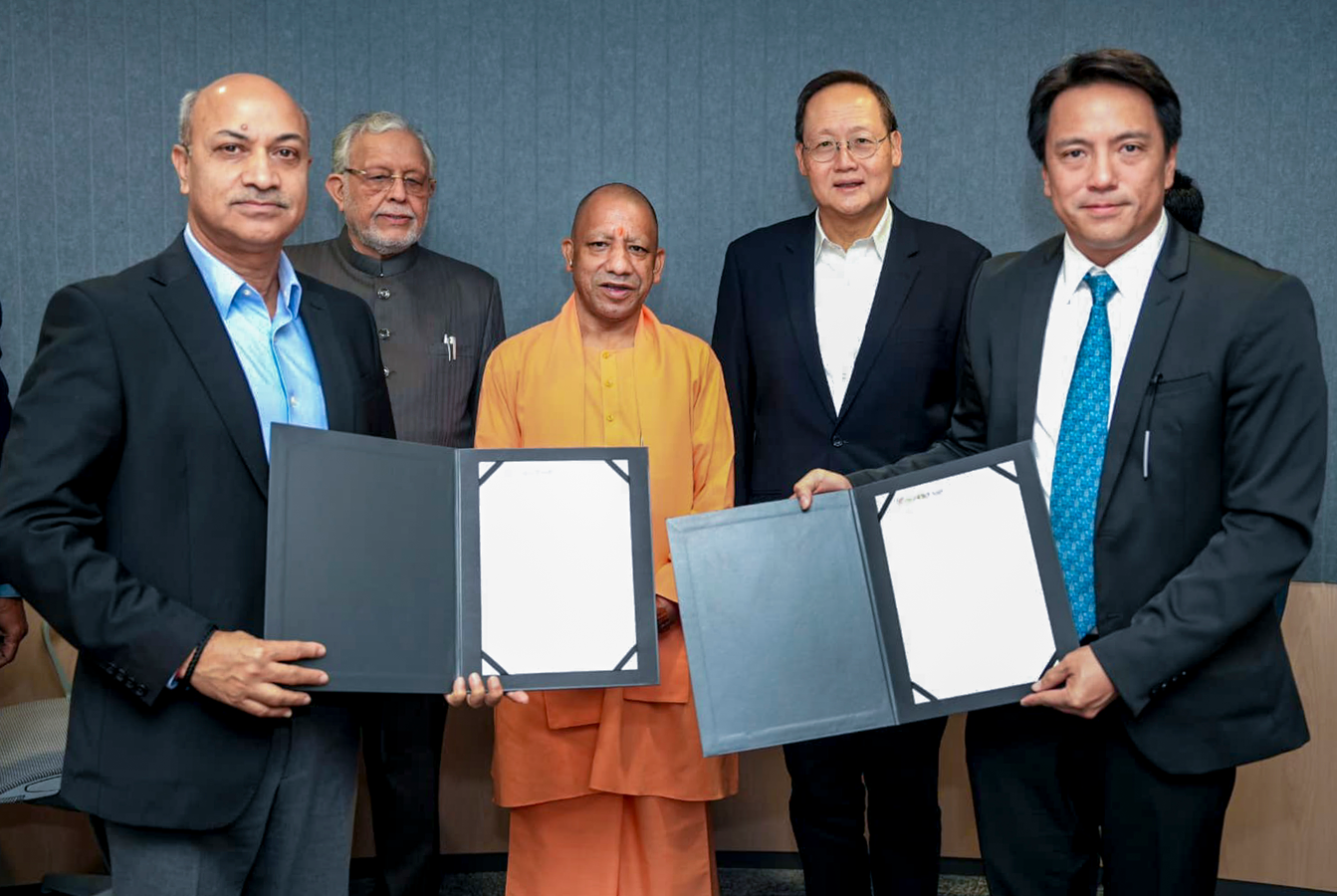 Business-Focused Policies: Adityanath Discusses Investment Opportunities with Singapore Offic...webp