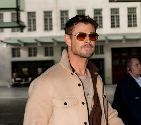 Shark Attacks Prompt Hemsworth’s Second Thoughts on Australia.webp