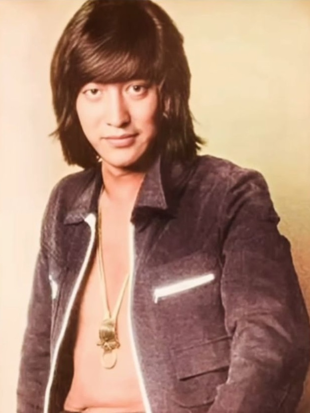 Actor Danny Denzongpa Honored by Jackie Shroff with ‘Sun Sun Kasam Se’.webp Actor Danny Denzongpa Honored by Jackie Shroff with ‘Sun Sun Kasam Se’.webp