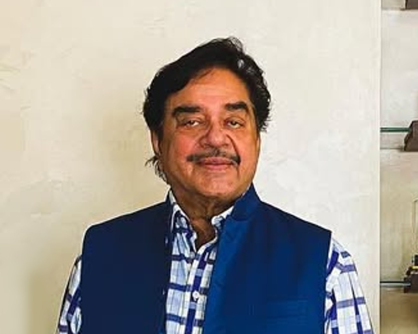 'Dhurandhar': Shatrughan Sinha Calls Film a 'Commercial Masterpiece'.webp 'Dhurandhar': Shatrughan Sinha Calls Film a 'Commercial Masterpiece'.webp