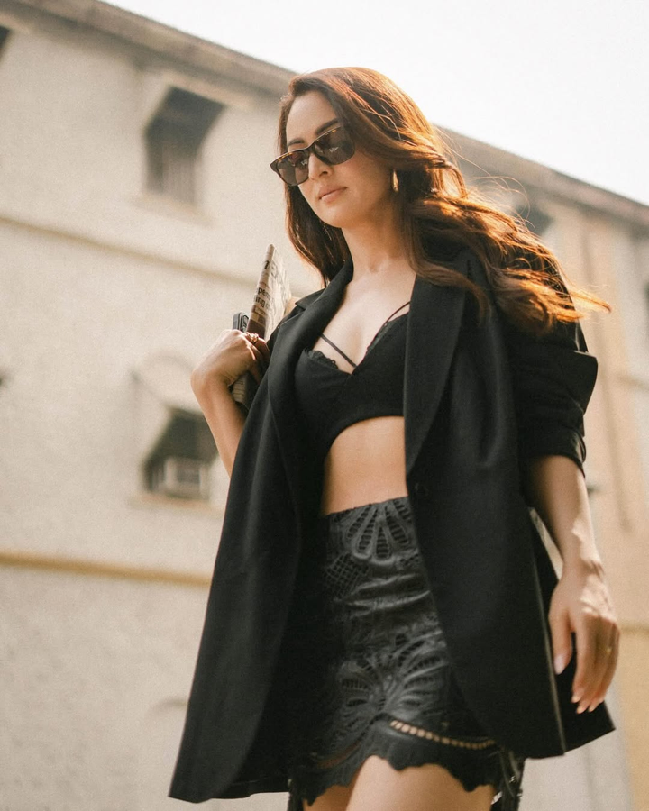 Unrealistic Beauty Standards: Actresses and the Pressure to Conform.webp