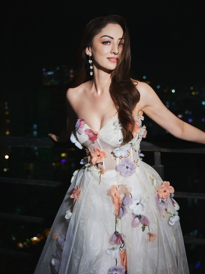 Self-Acceptance vs. Social Media Validation - Sandeepa Dhar's Perspective.webp