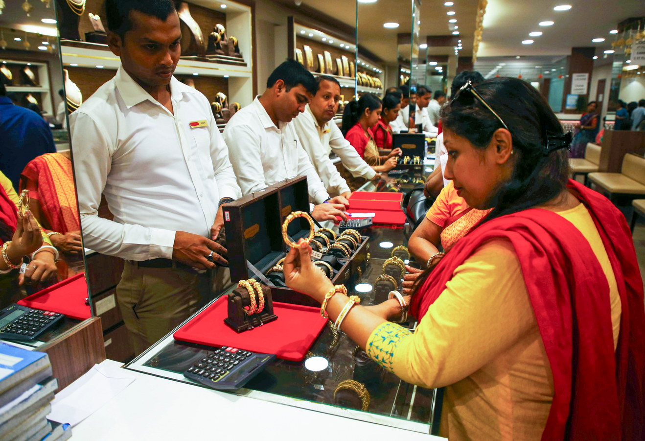 Silver Down Rs 7,400, Gold Falls Rs 1,300 - Market Update.webp