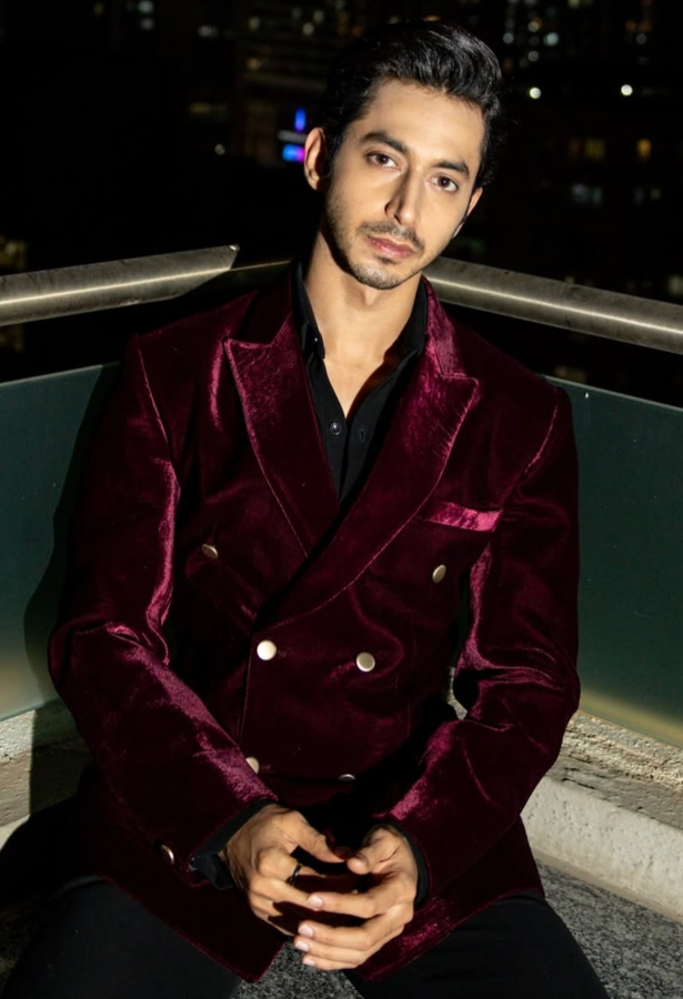 'Shabad' Filmmakers Prioritize Positive Atmosphere to Navigate Difficult Shooting Conditions.webp