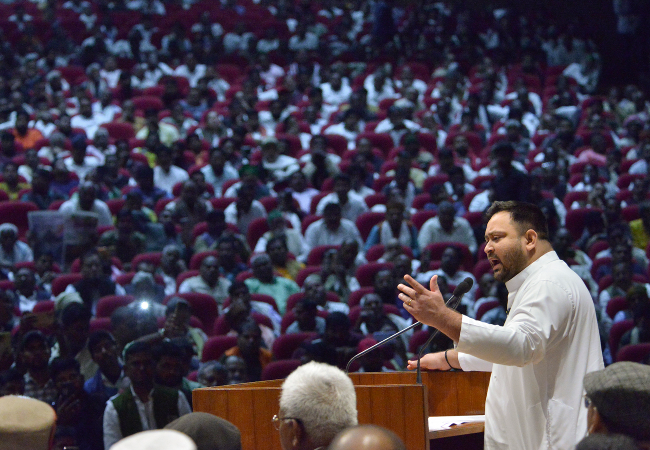 Delhi Liquor Case: Yadav Calls for Fresh Elections Following Court Verdict.webp