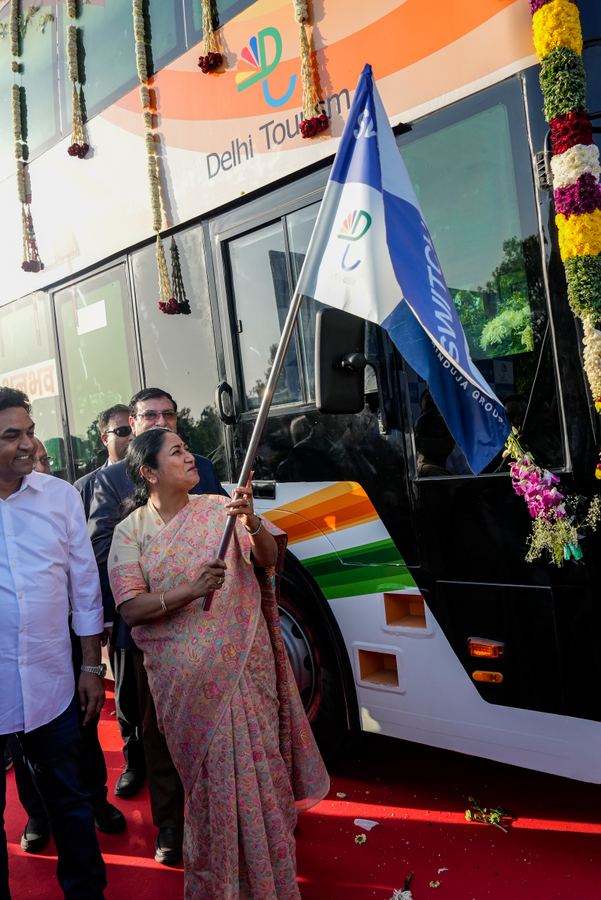 ‘Dekho Meri Dilli’: New Double-Decker Bus Service Unveiled.webp