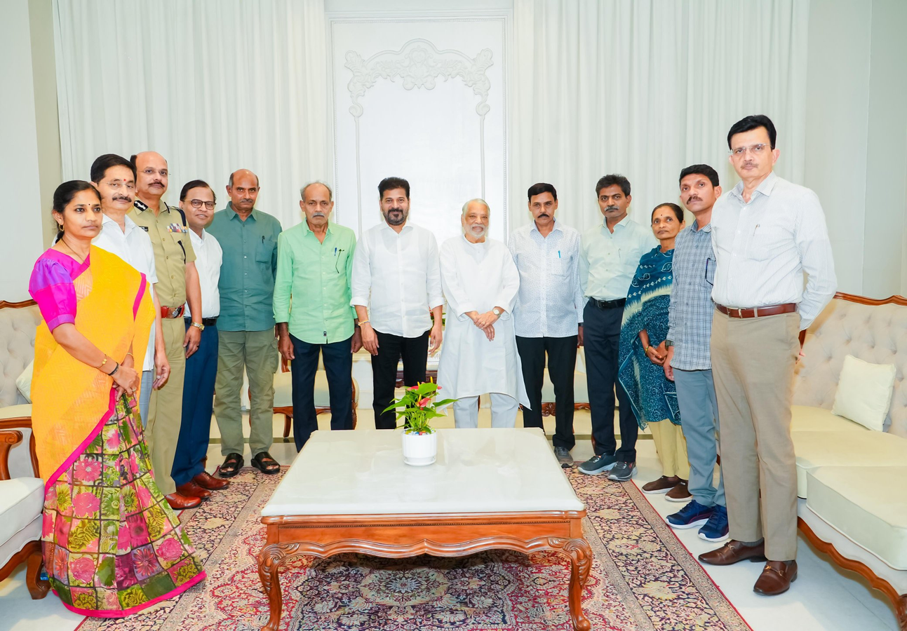 Reintegration Efforts: Telangana CM Meets Surrendered Leaders.webp