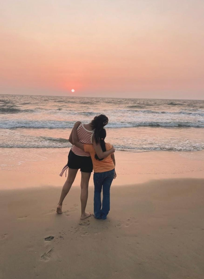 Unseen Family Photos: Mira Rajput Captures Beach Day with Loved Ones.webp