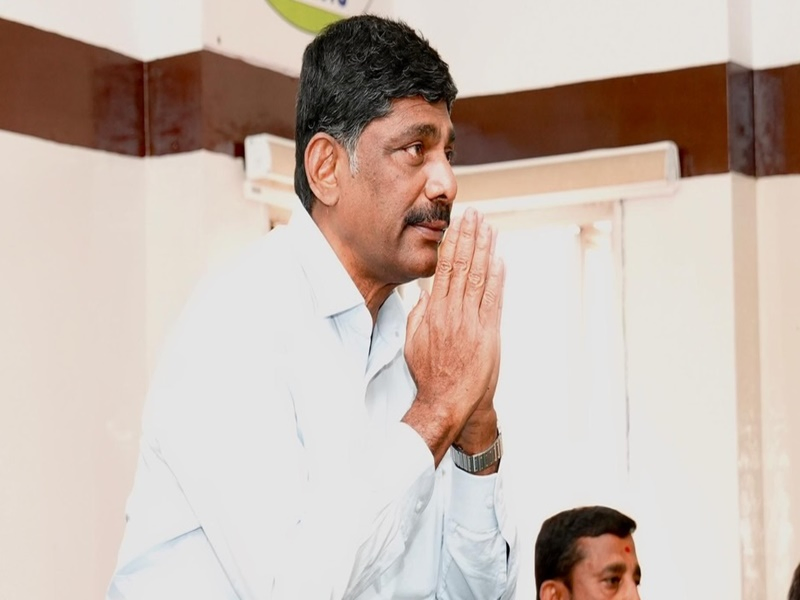 Shivakumar's Path to Chief Ministership? Suresh's 'Destiny' Comment.webp