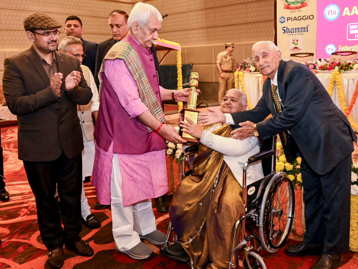 J-K Lt Governor Calls for Terror-Free Future and Economic Growth.webp