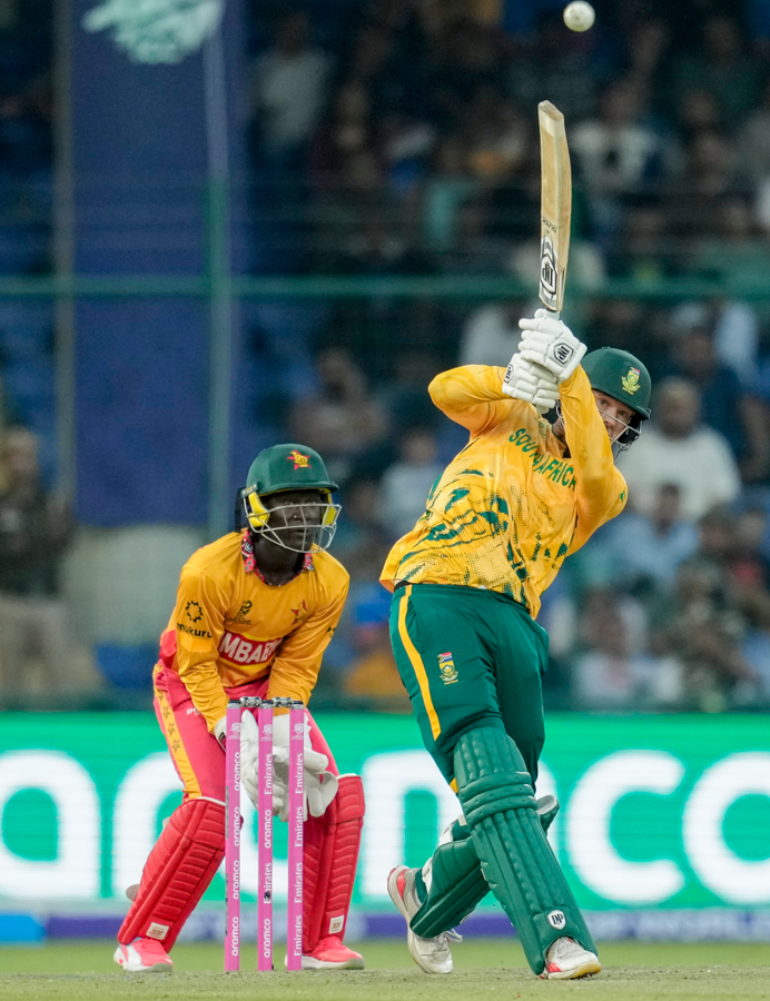 South Africa Edges Past Zimbabwe in T20 World Cup Super Eights.webp