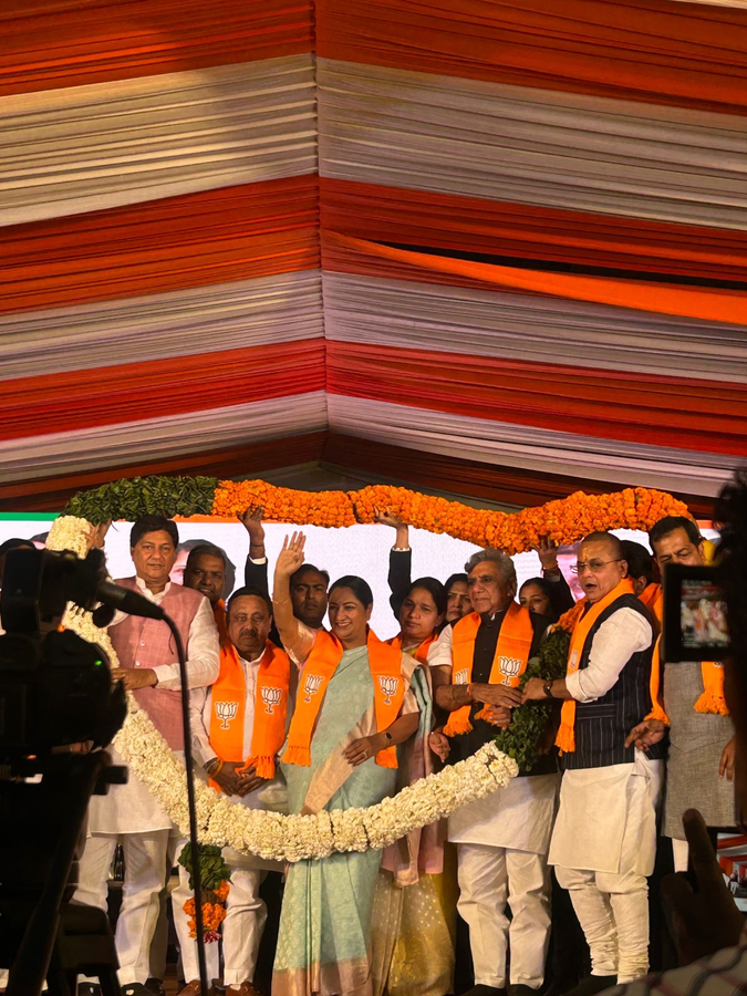 BJP and CM Gupta Outline Progress in Delhi's Parliamentary Constituency.webp