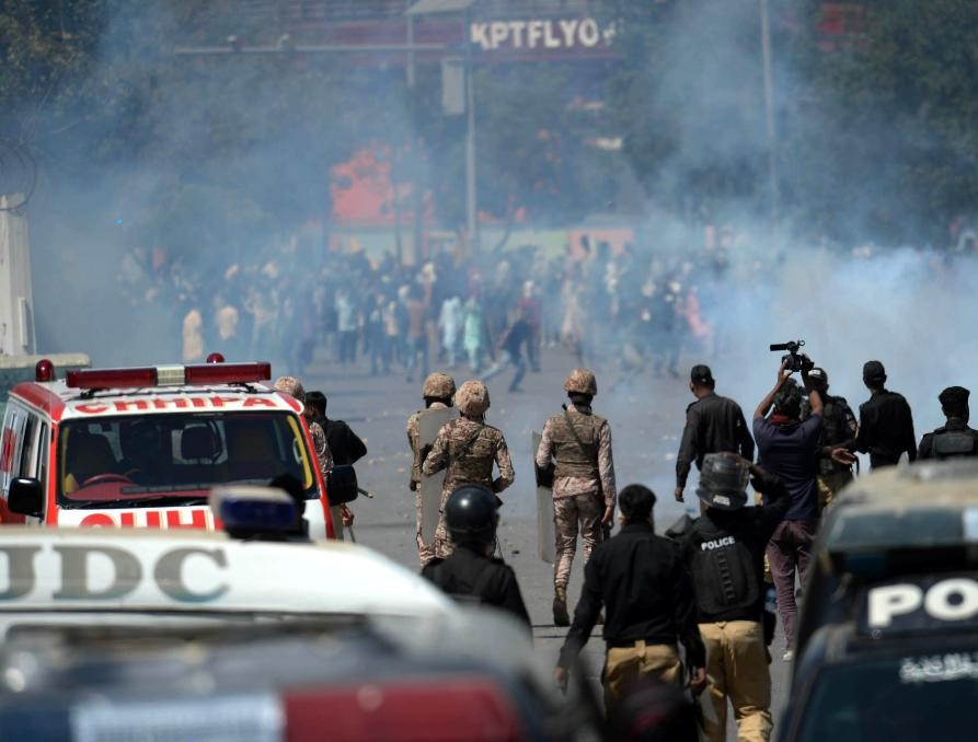 Activist Calls for US Visa Ban Following Karachi Consulate Clashes.webp