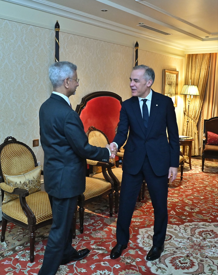 Jaishankar Meets with Canadian PM Carney in New Delhi.webp