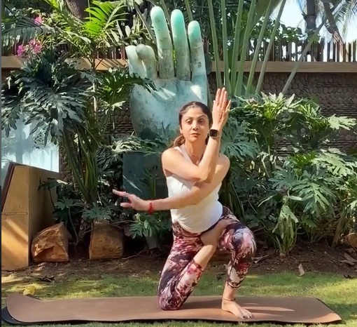 Shilpa Shetty's Yoga Challenge: Mastering Vatayansana for Monday Motivation.webp