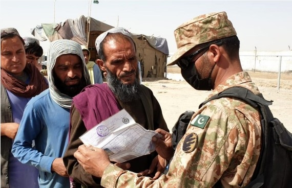 Hundreds of Afghan Nationals Arrested Amid Rising Tensions with Pakistan.webp