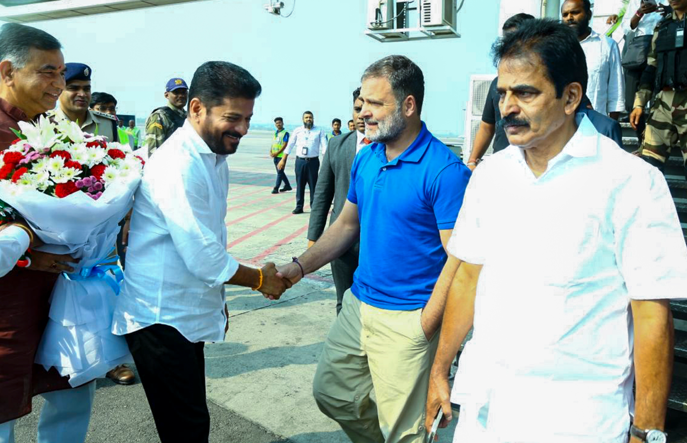 Rahul Gandhi Participates in Telangana Congress Strategy Meeting.webp