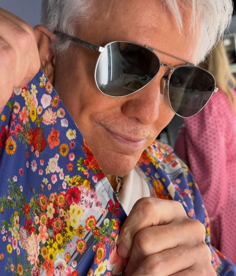 Director Baz Luhrmann's Bold Style Choice: 'Grow Old Disgracefully'.webp Director Baz Luhrmann's Bold Style Choice: 'Grow Old Disgracefully'.webp