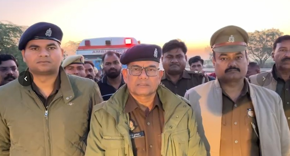 Road Accident on Yamuna Expressway Results in Multiple Fatalities.webp