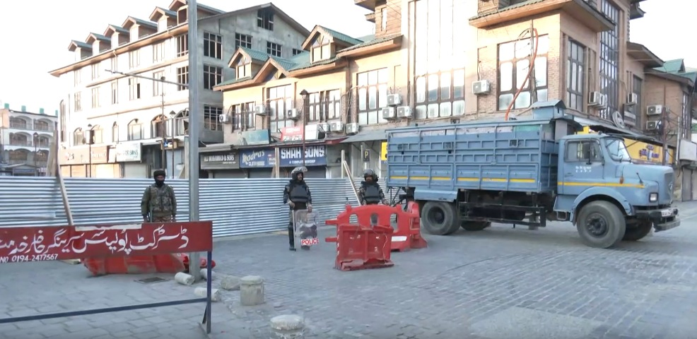 Kashmir Valley Under Restrictions as Authorities Seek Calm.webp