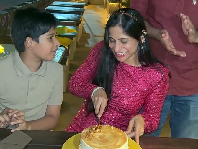 Holi Reunion: Aahana Kumra Shares Special Moments with Loved Ones.webp