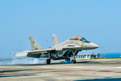 Vikrant's Operational Success: 1,000 Safe Landings.webp