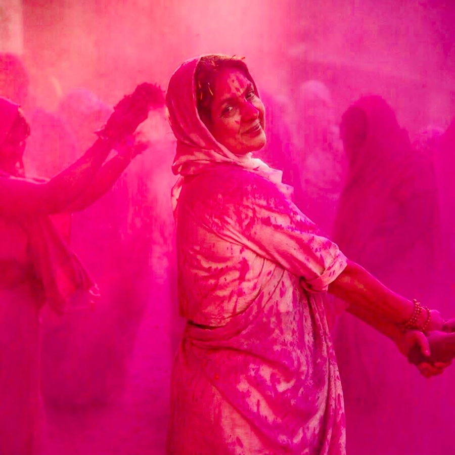 From Holi Observation to Film: Vikas Khanna's 'The Last Color' Story.webp