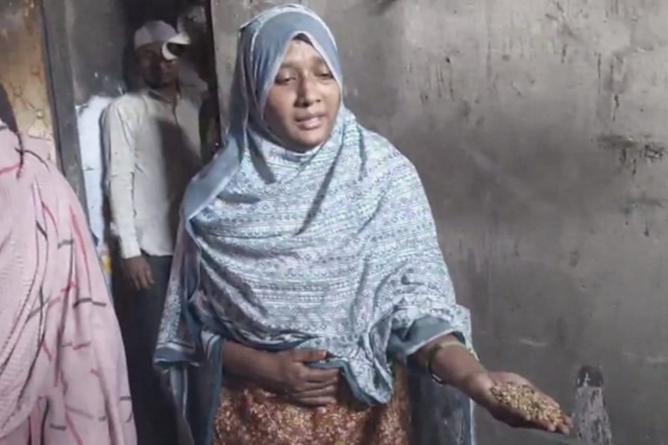 Fire Damages Homes in Chhatrapati Sambhajinagar; Residents Blame Delayed Response.webp Fire Damages Homes in Chhatrapati Sambhajinagar; Residents Blame Delayed Response.webp