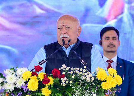 RSS Chief Bhagwat to Tour Gujarat: Temple Visits and Meetings Planned.webp