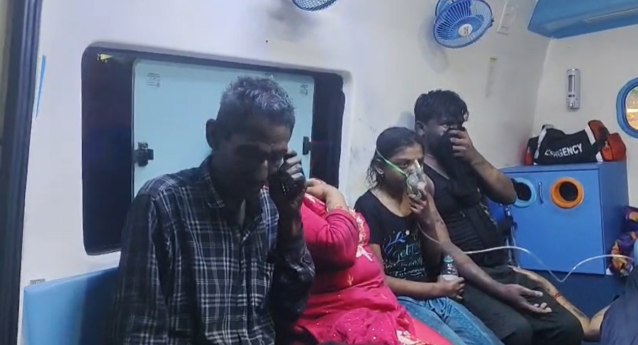 Ghaziabad Building Fire: Residents Injured, Fire Under Control.webp