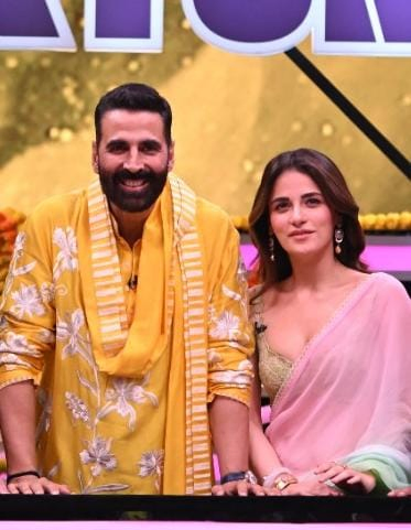 ‘Sarfira’ Actors Akshay Kumar and Radhika Madan on Collaborative Performance.webp ‘Sarfira’ Actors Akshay Kumar and Radhika Madan on Collaborative Performance.webp