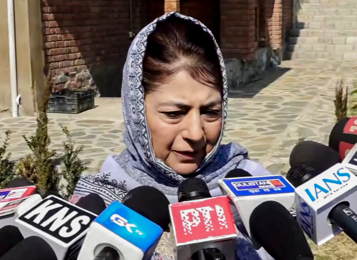 Mufti Challenges Cases Over Criticism of US-Israel Actions.webp