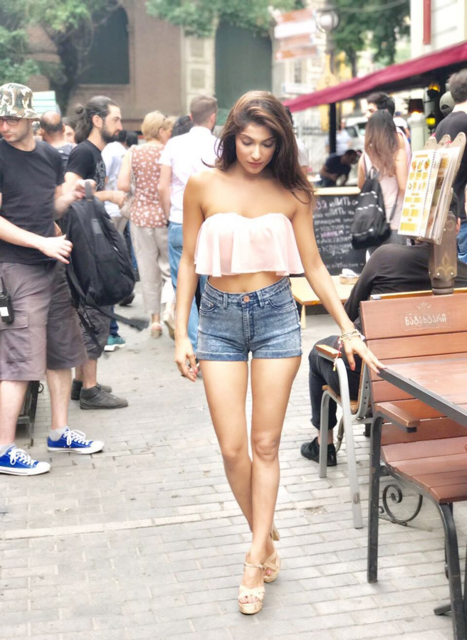 Actress Shares Nostalgic Memories of Sonu Ke Titu Ki Sweety Re-Release.webp Actress Shares Nostalgic Memories of Sonu Ke Titu Ki Sweety Re-Release.webp