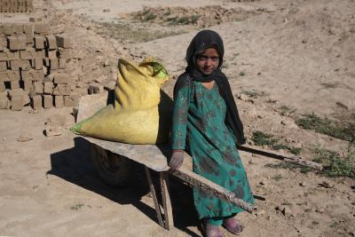 Report Highlights Growing Poverty and Economic Challenges in Pakistan.webp
