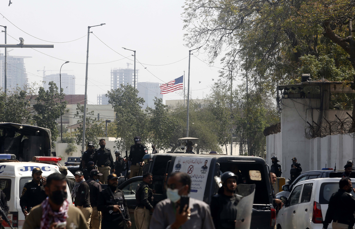 Security Concerns Prompt US Staff Departure from Karachi and Lahore.webp