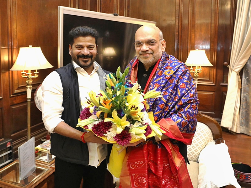 Telangana-Centre Talks Focus on Maoist Rehabilitation and Police Strengthening.webp