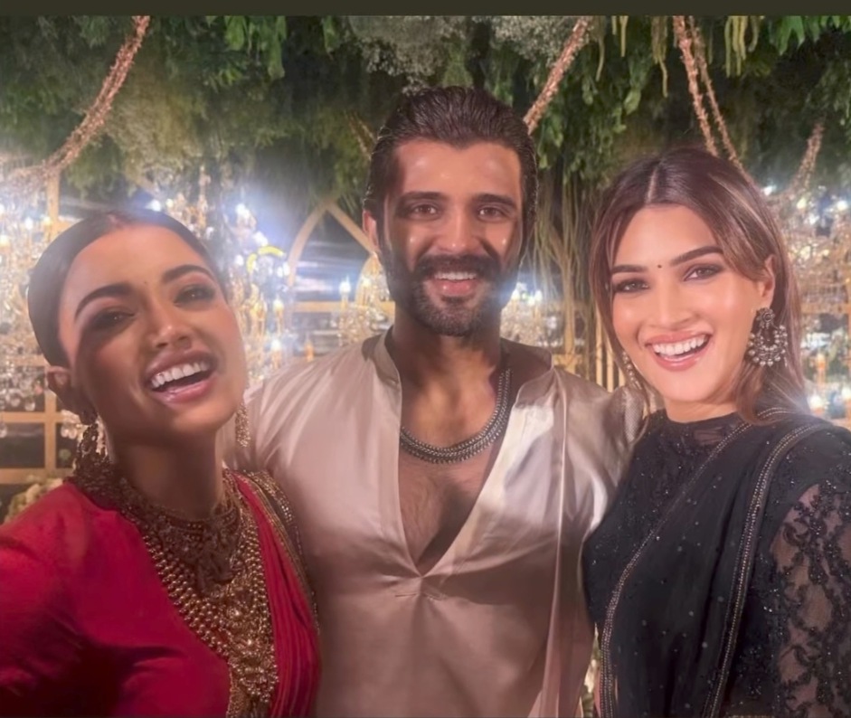 BTS Moments: Kriti Sanon Celebrates Rashmika & Vijay's Hyderabad Reception