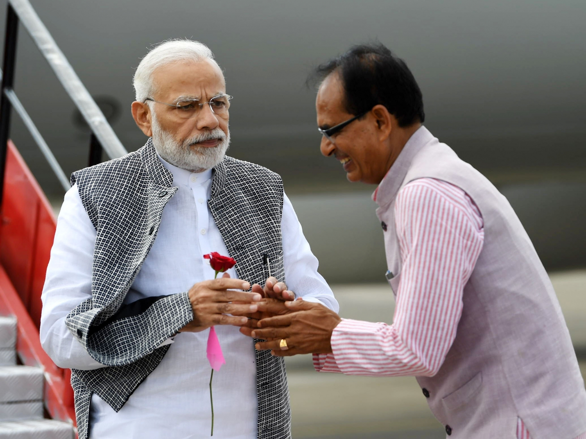 PM Modi Extends Birthday Wishes to Shivraj Singh Chouhan, Highlighting Farmer Welfare Efforts.webp